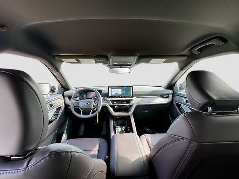 New 2026 Ford Explorer Platinum RWD image 16