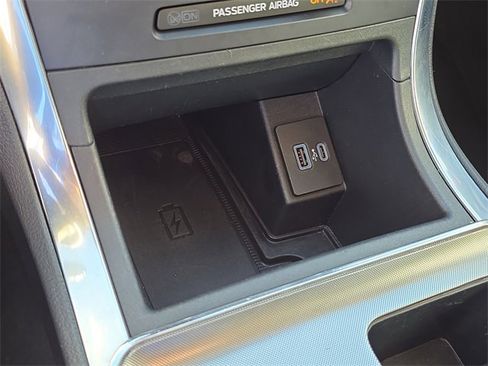 Used 2024 Ford Edge Titanium image 29