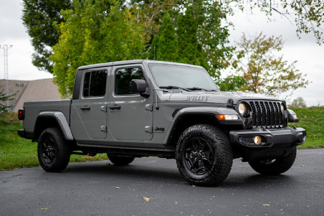 Used 2021 Jeep Gladiator Sport AWD/4WD image 3