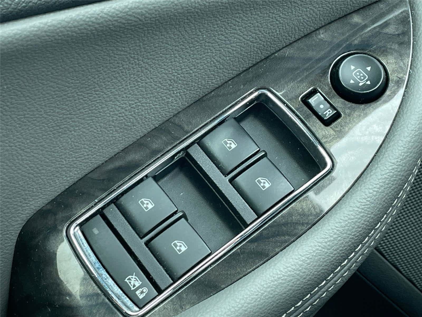 Used 2014 Chevrolet Impala LT w/ Premium Seating Package FWD image 25