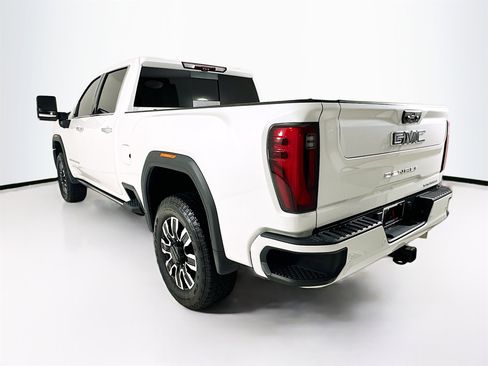 Used 2024 GMC Sierra 2500 Denali Ultimate image 6