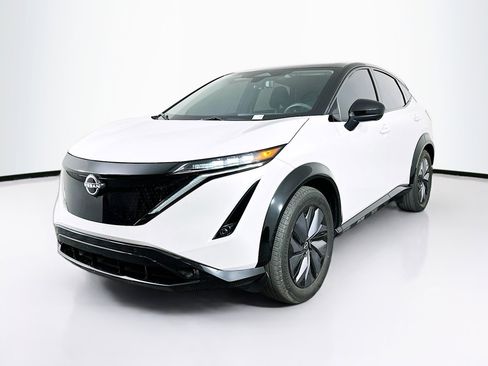 Used 2023 Nissan Ariya AWD image 3