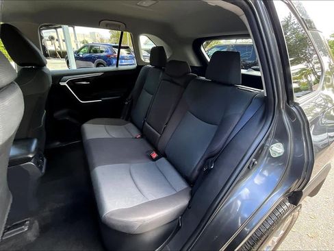Used 2025 Toyota RAV4 XLE image 21
