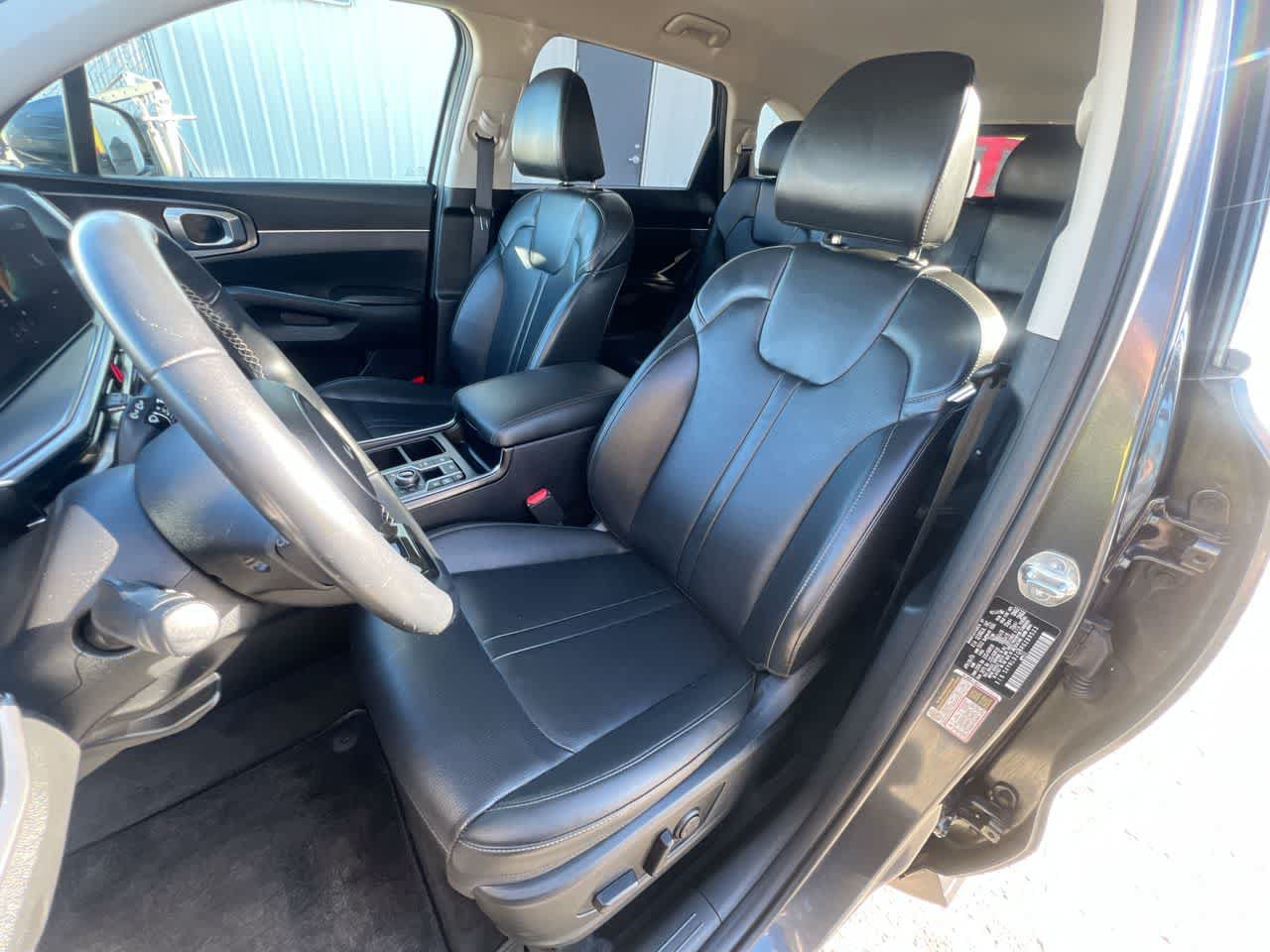 Used 2024 Kia Sorento S AWD/4WD image 11