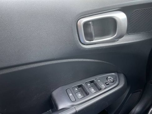 Used 2026 Hyundai Venue SEL FWD image 13