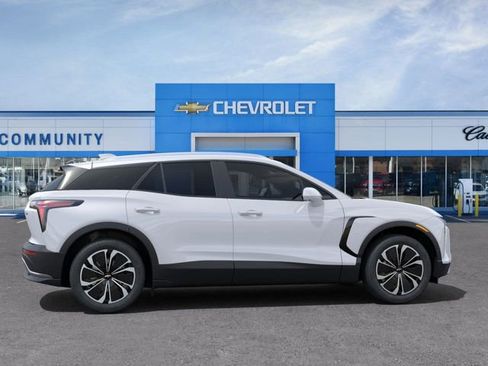 New 2025 Chevrolet Blazer EV LT image 11