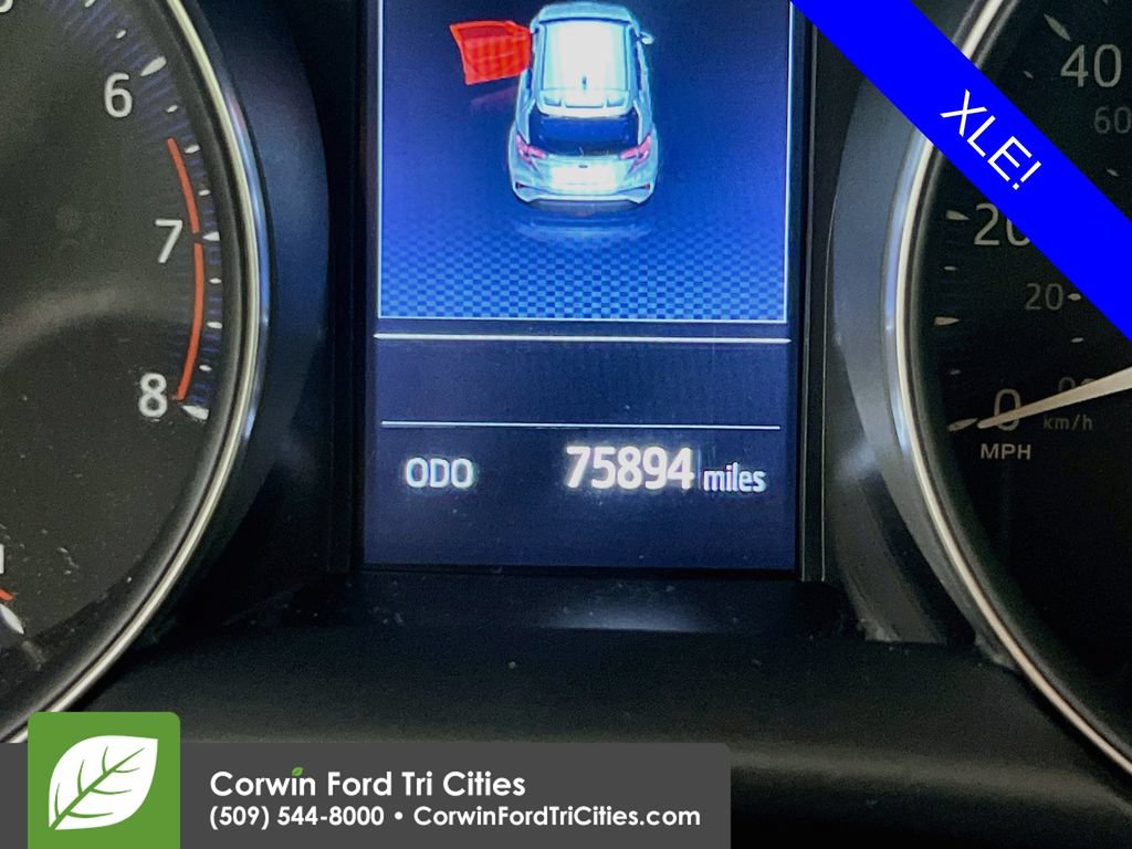 Used 2021 Toyota C-HR XLE FWD image 2