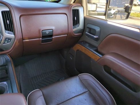 Used 2018 Chevrolet Silverado 2500 High Country w/ Duramax Plus Package image 17