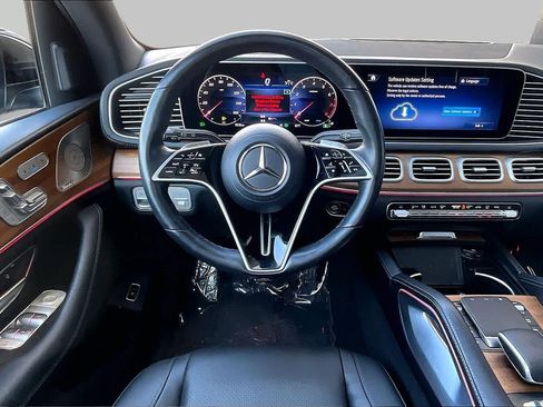 Used 2024 Mercedes-Benz GLS 450 4MATIC image 6