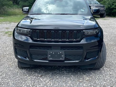 Used 2023 Jeep Grand Cherokee L Laredo RWD image 2