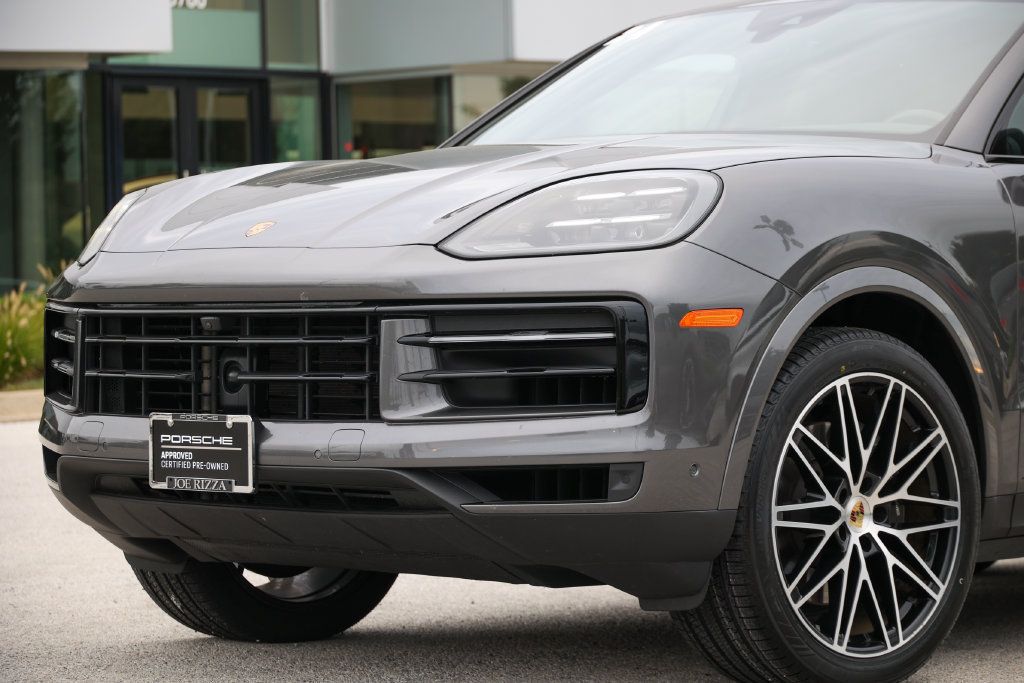 Certified 2024 Porsche Cayenne Coupe AWD/4WD image 7