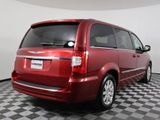 Used 2014 Chrysler Town & Country Touring image 2
