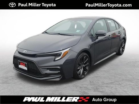 Certified 2025 Toyota Corolla XSE FWD image 1