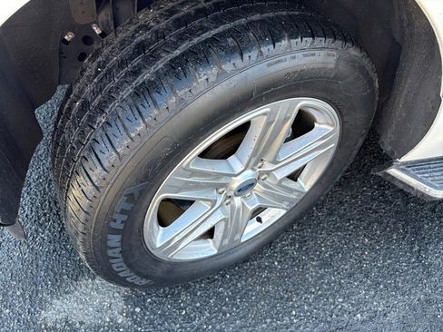 Used 2020 Ford Expedition Max XLT w/ Equipment Group 202A image 40