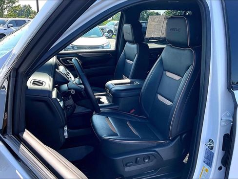 Used 2024 GMC Yukon AT4 AWD/4WD image 23