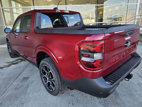 Used 2025 Ford Maverick Lariat w/ 4K Tow Package image 3