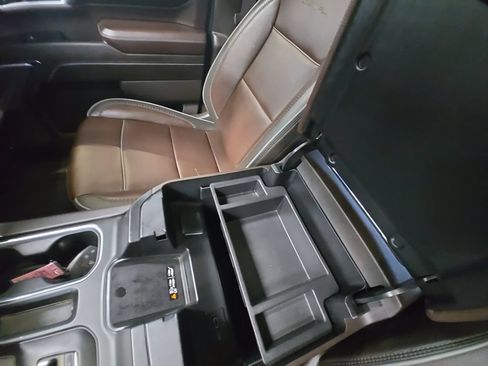 Used 2024 GMC Sierra 3500 Denali w/ Denali Reserve Package AWD/4WD image 30
