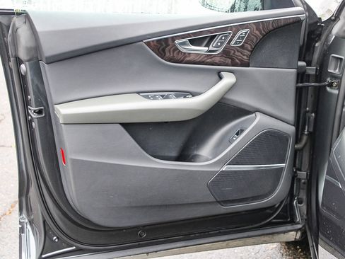 Used 2021 Audi Q8 Premium Plus w/ Premium Plus Package image 20