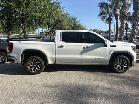 Used 2022 GMC Sierra 1500 SLT w/ SLT Premium Plus Package image 7