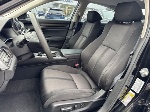 Used 2018 Honda Accord EX image 2