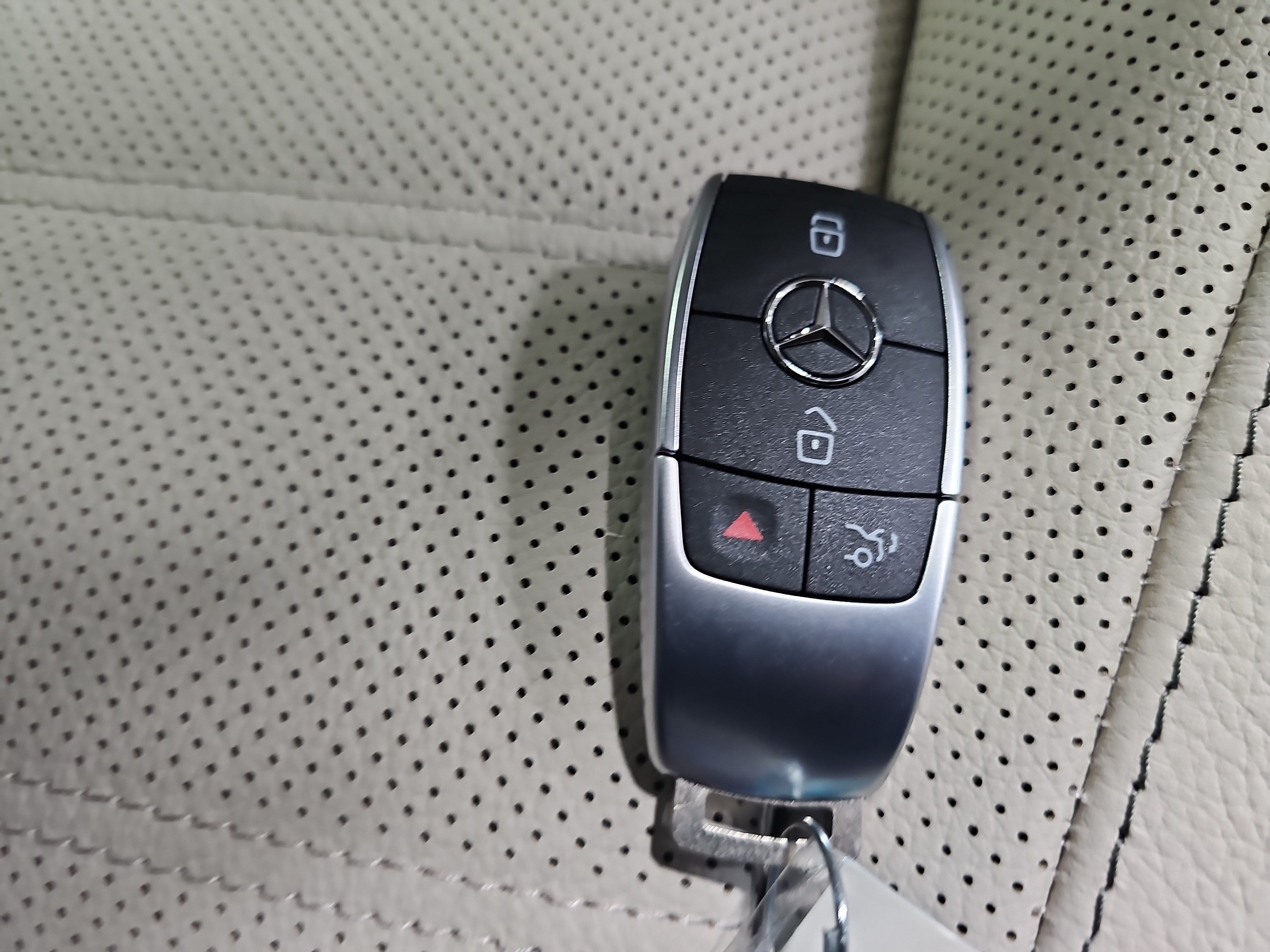 New 2026 Mercedes-Benz GLE 450 4MATIC image 37