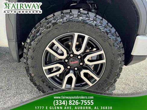 Used 2023 GMC Sierra 1500 AT4 w/ Technology Package image 32