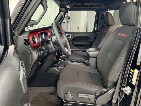 Used 2023 Jeep Wrangler Unlimited Rubicon AWD/4WD image 19