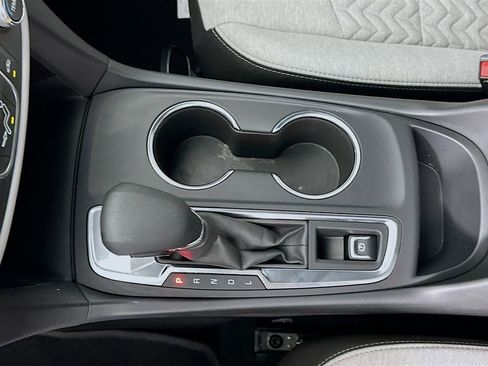 Used 2024 Chevrolet Equinox LS w/ LS Convenience Package image 16