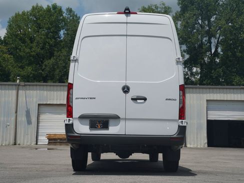 Used 2025 Mercedes-Benz Sprinter 2500 image 8