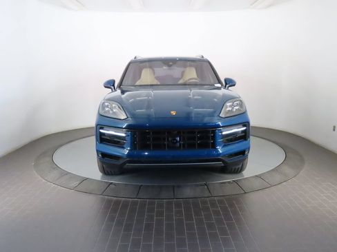 Certified 2026 Porsche Cayenne S AWD/4WD image 10