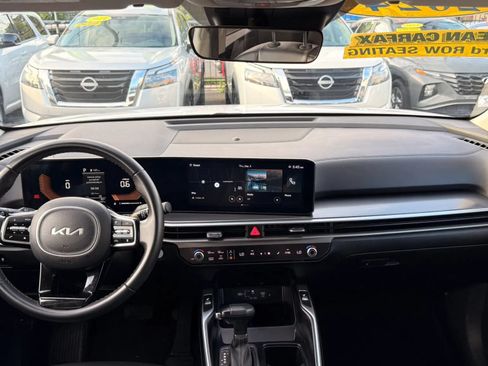 Used 2024 Kia Sorento S AWD/4WD image 16
