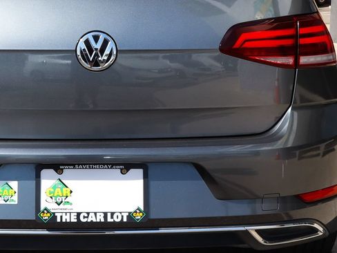 Used 2019 Volkswagen Golf SE w/ Driver Assistance Package FWD image 20