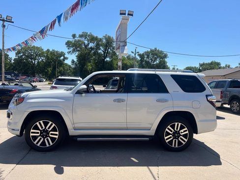 Used 2018 Toyota 4Runner Limited AWD/4WD image 11