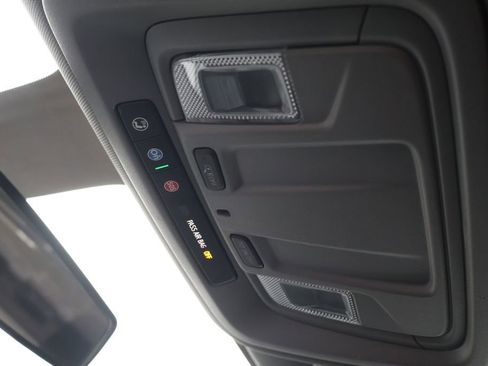 Used 2022 Chevrolet Silverado 2500 LT w/ Convenience Package image 32