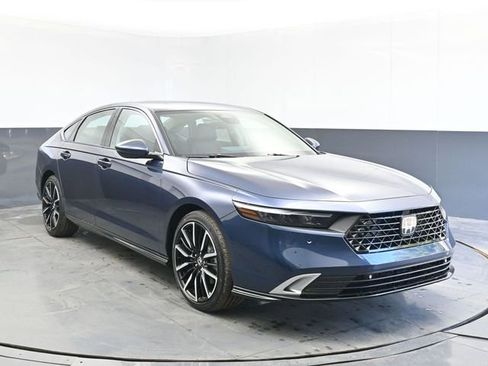 New 2026 Honda Accord Touring image 2