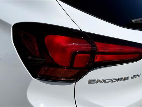 Used 2021 Buick Encore GX Select image 28