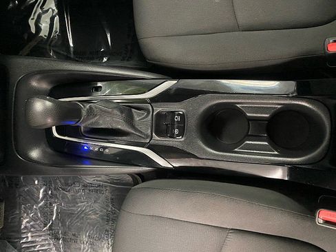 Used 2022 Toyota Corolla LE image 24