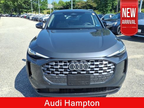 Used 2025 Audi Q5 Premium w/ Premium Plus AWD/4WD image 2
