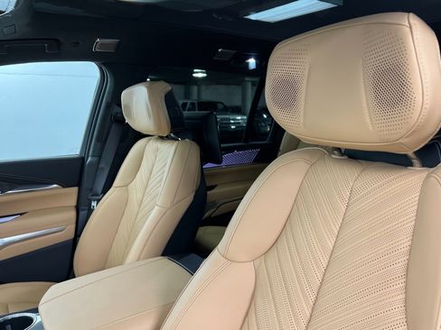 New 2025 Cadillac Escalade IQ Sport 2 w/ LPO, ONYX Package image 17