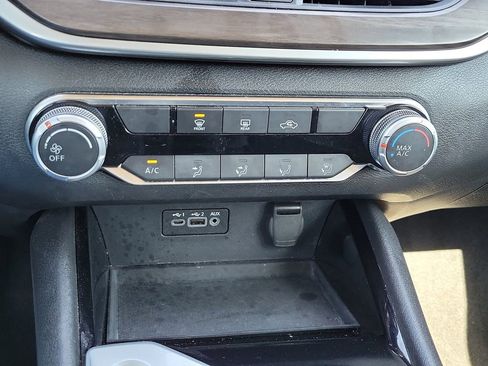 Used 2024 Nissan Altima 2.5 SV image 16