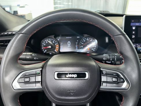 Used 2024 Jeep Compass Trailhawk AWD/4WD image 8