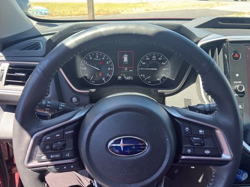 Used 2024 Subaru Ascent Touring AWD/4WD image 3