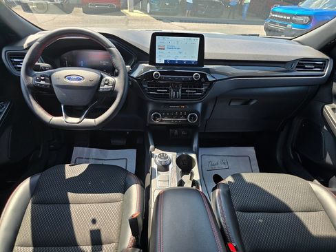 Used 2025 Ford Escape ST-Line w/ Cold Weather Package FWD image 3