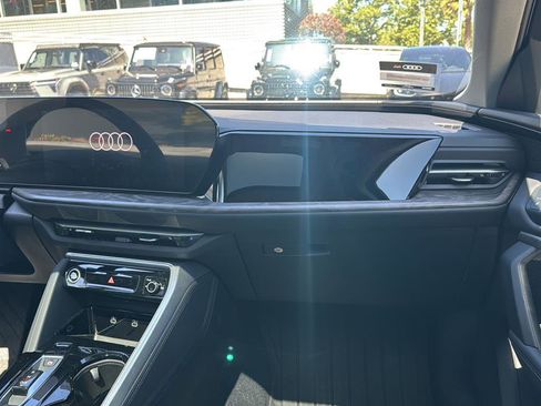 Used 2025 Audi Q5 Premium w/ Convenience Package AWD/4WD image 11