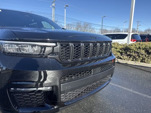 New 2025 Jeep Grand Cherokee L Limited image 2