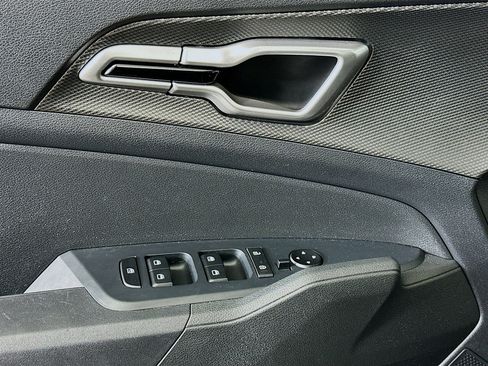 Used 2025 Kia Sportage LX image 15