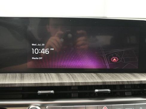 Used 2023 Kia Telluride EX w/ EX Captain's Chair Package FWD image 14