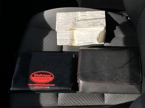 Used 2019 Toyota Highlander LE image 20