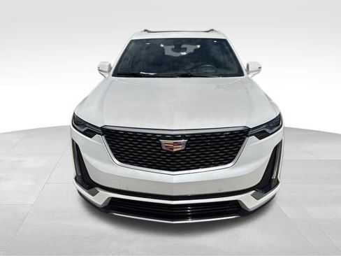 Used 2024 Cadillac XT6 Premium Luxury w/ Technology Package FWD image 2