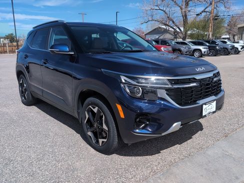 Used 2024 Kia Seltos EX image 4